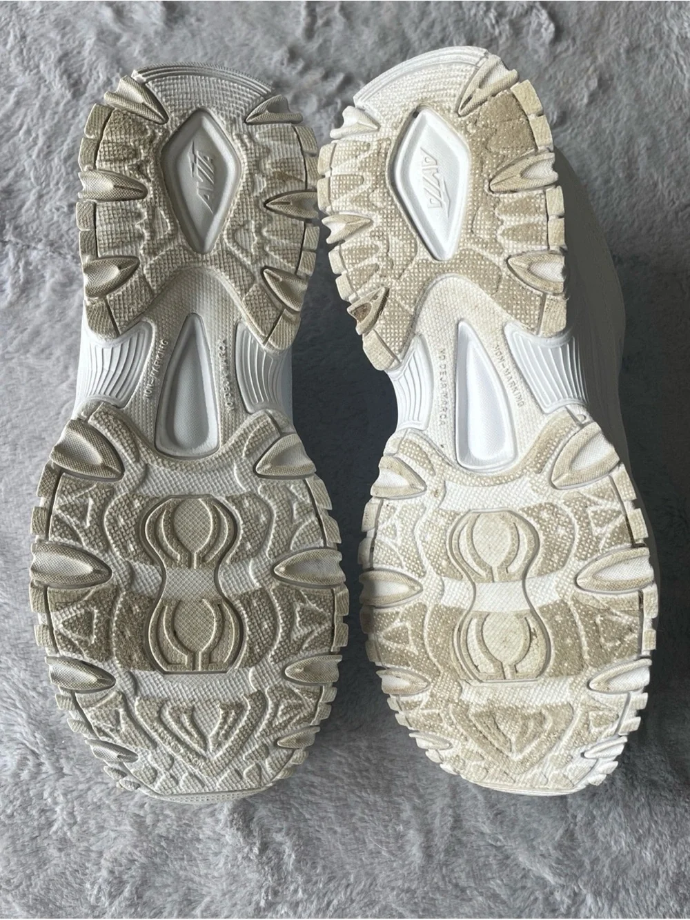 White Athletic Sneakers by Avia women’s 9W